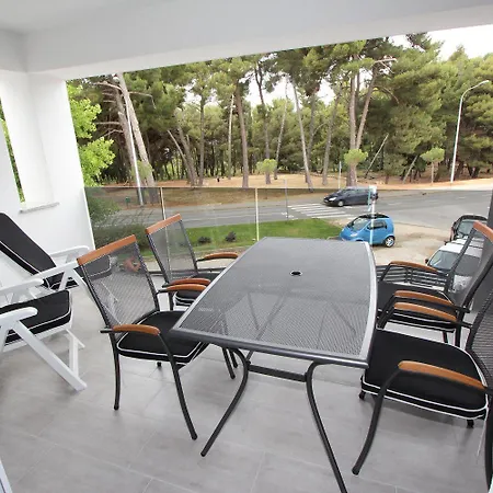 Apartment Modernes Nur 10 Minuten Zum Zentrum Von Mit Privatem Balkon *