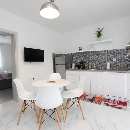 Apartment Modernes Nur 10 Minuten Zum Zentrum Von Mit Privatem Balkon *